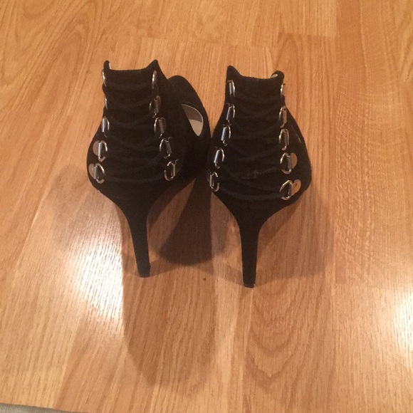 Shoes - Picture 2 of 3